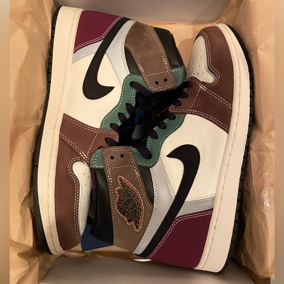 NEW Nike Jordan High OG Hand Crafted - Size 10.5 US Mens - Picture 4 of 9